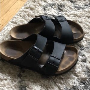 Black Arizona birkenstocks - great condition